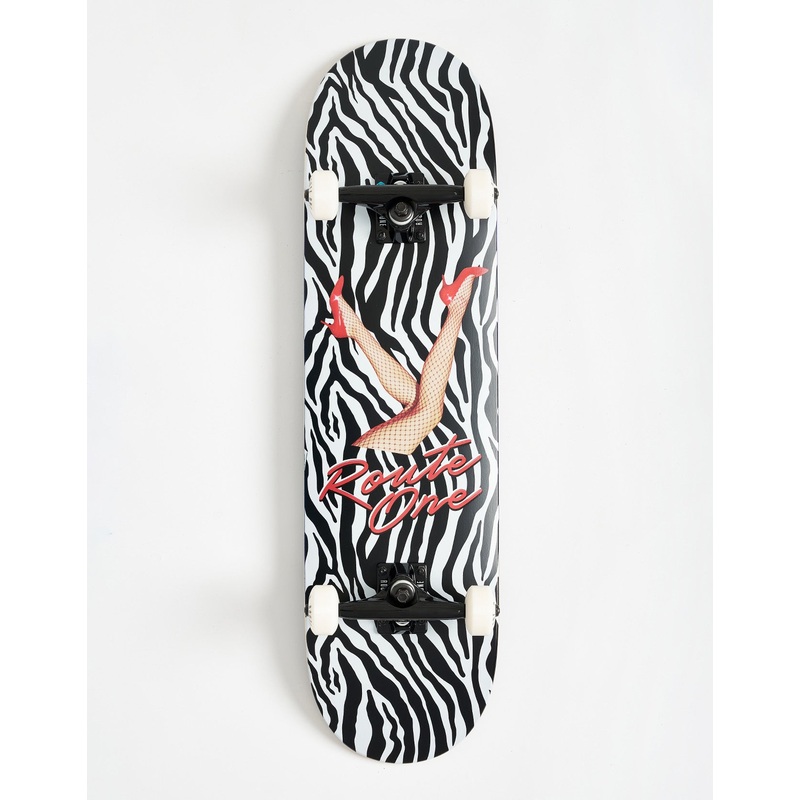 Legs Custom Set-Up Complete Skateboard – 8.375