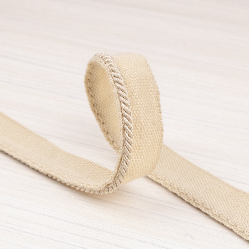 Lip cord  po (0.30 cm) Cream